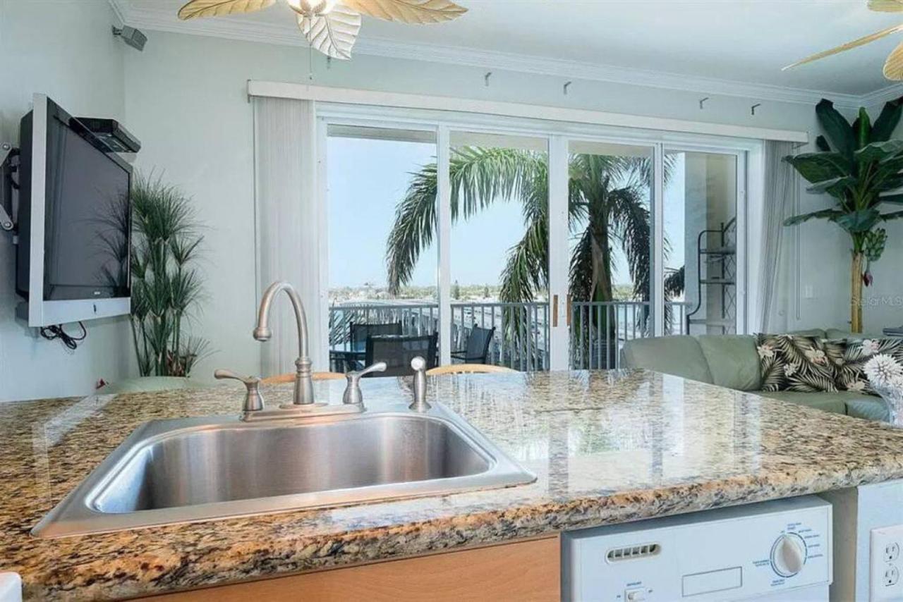 Bright Luxury Oceanfront Condo With Private Balcony And Hotel Pool Sankt Petersburg Zewnętrze zdjęcie