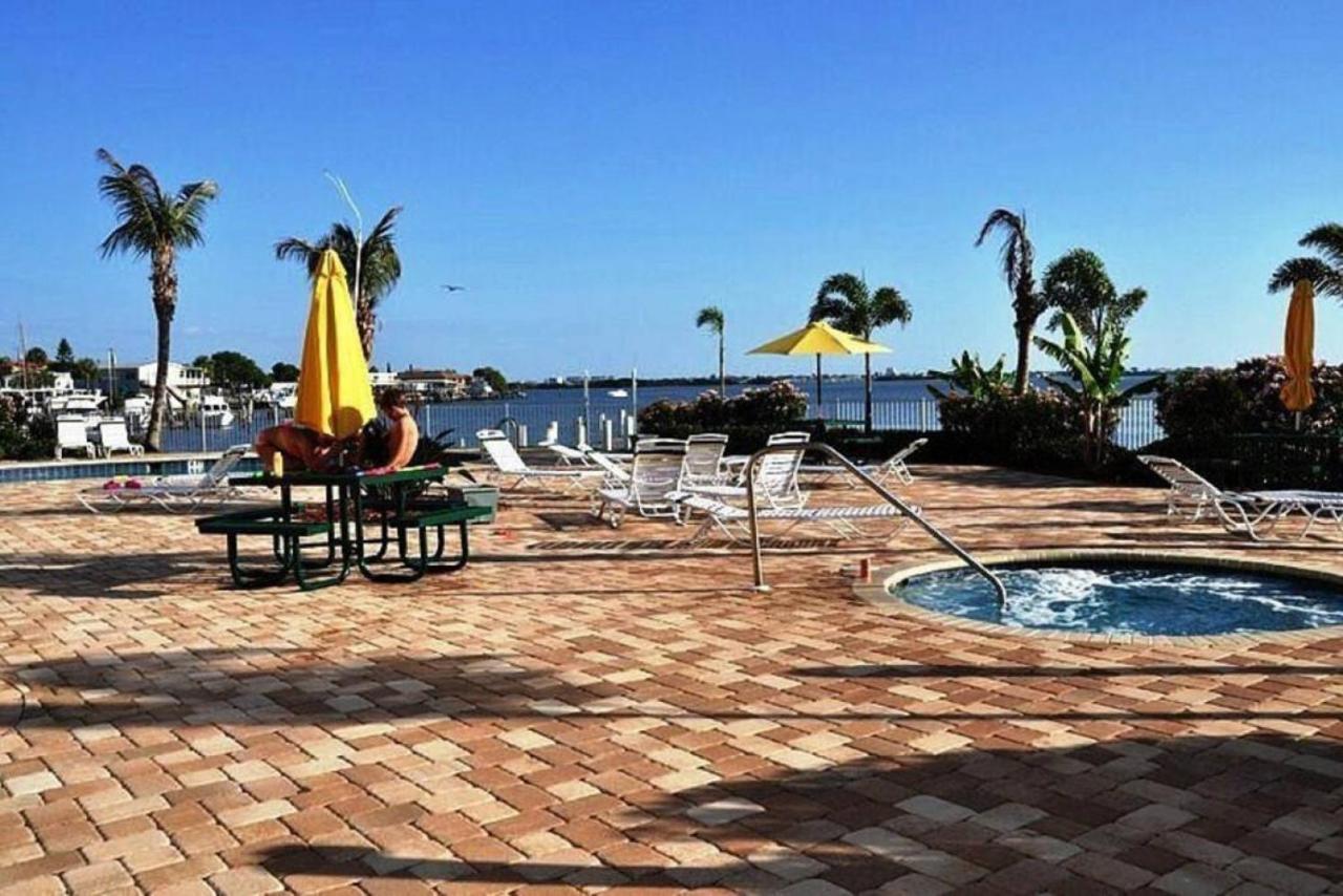 Bright Luxury Oceanfront Condo With Private Balcony And Hotel Pool Sankt Petersburg Zewnętrze zdjęcie